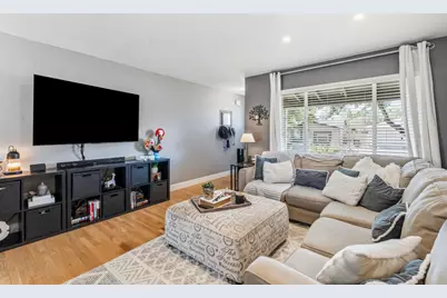 1944 Middleberry Road, Sacramento, CA 95815 - Photo 5