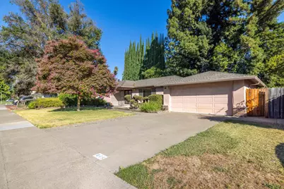 875 Parklin Avenue, Sacramento, CA 95831 - Photo 1