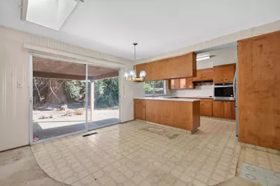 875 Parklin Avenue, Sacramento, CA 95831 - Photo 7