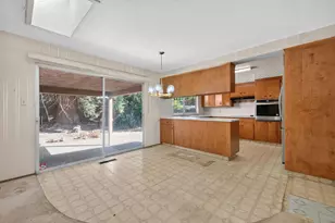 875 Parklin Ave, Sacramento, CA 95831 - Photo 7