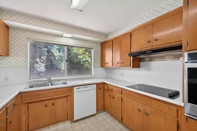 875 Parklin Avenue, Sacramento, CA 95831 - Photo 15