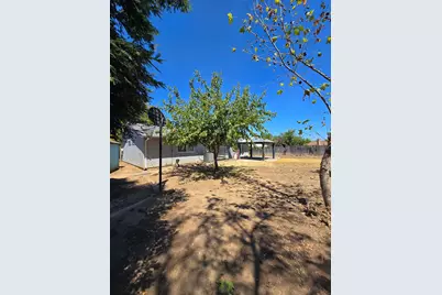 7705 Rock Creek, Sacramento, CA 95824 - Photo 39
