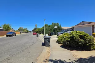 7705 Rock Creek, Sacramento, CA 95824 - Photo 5