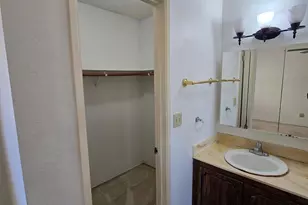 7705 Rock Creek, Sacramento, CA 95824 - Photo 27