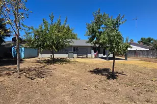 7705 Rock Creek, Sacramento, CA 95824 - Photo 41