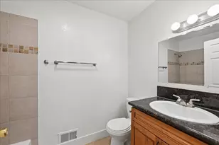 4141 Apostolo Cir, Sacramento, CA 95824 - Photo 13