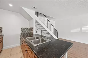 4141 Apostolo Cir, Sacramento, CA 95824 - Photo 9