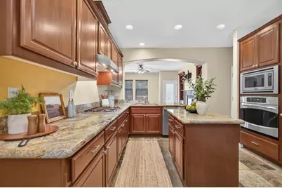 8048 Linda Isle Lane, Sacramento, CA 95831 - Photo 11