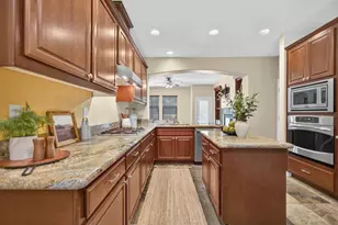 8048 Linda Isle Ln, Sacramento, CA 95831 - Photo 11