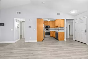7322 Yorktown Pl, Sacramento, CA 95842 - Photo 9