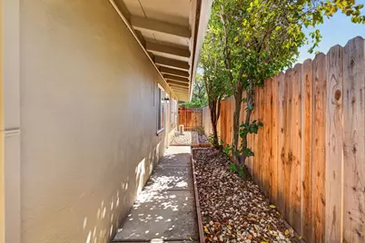 2409 Fernandez Drive, Sacramento, CA 95822 - Photo 35