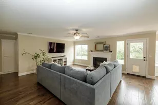 1100 Mulberry Ct, Hollister, CA 95023 - Photo 15