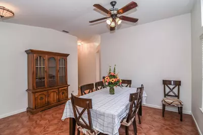 8859 Springhurst Drive, Elk Grove, CA 95624 - Photo 11