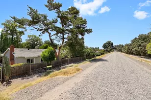 105 Waterglen Cir, Sacramento, CA 95826 - Photo 35