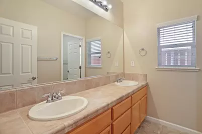 9864 Elston Circle, Elk Grove, CA 95757 - Photo 17