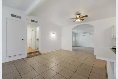 2214 S Locust Street, Visalia, CA 93277 - Photo 13