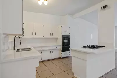 2214 S Locust Street, Visalia, CA 93277 - Photo 15