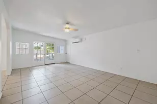 2214 S Locust St, Visalia, CA 93277 - Photo 7