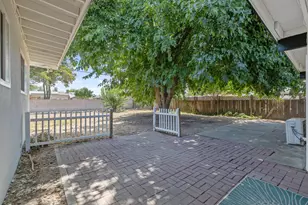 2214 S Locust St, Visalia, CA 93277 - Photo 35