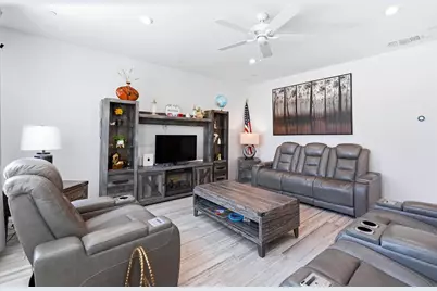 7506 Darque Way, Elk Grove, CA 95757 - Photo 19