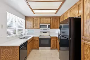 8715 Deer Creek Cir, Stockton, CA 95210 - Photo 13
