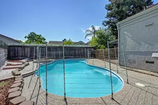 9009 Chaff Ct, Elk Grove, CA 95758 - Photo 63