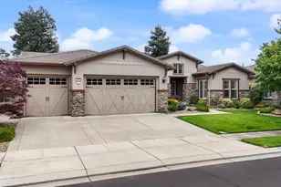 2442 Pepper Tree Ln, Manteca, CA 95336 - Photo 3