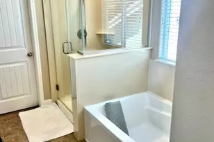 2009 Gus Vilallta Dr, Los Banos, CA 93635 - Photo 11