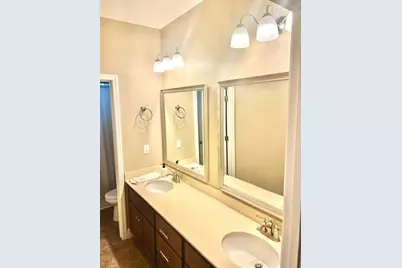 2009 Gus Vilallta Drive, Los Banos, CA 93635 - Photo 17