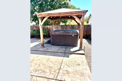 2009 Gus Vilallta Drive, Los Banos, CA 93635 - Photo 7