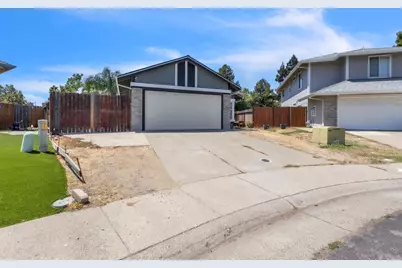 5300 Blue Sapphire Court, Elk Grove, CA 95758 - Photo 3