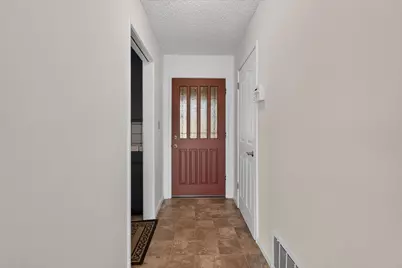 4707 Goya Parkway, Sacramento, CA 95823 - Photo 5
