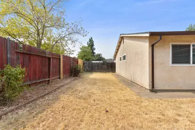 3913 Smithfield Way, Sacramento, CA 95826 - Photo 37