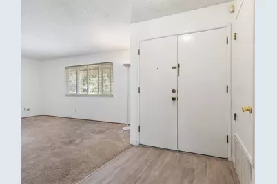 3913 Smithfield Way, Sacramento, CA 95826 - Photo 5