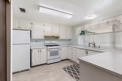 3913 Smithfield Way, Sacramento, CA 95826 - Photo 11