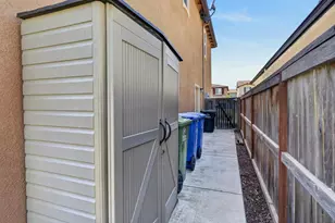 10085 Avocado Way, Elk Grove, CA 95757 - Photo 39