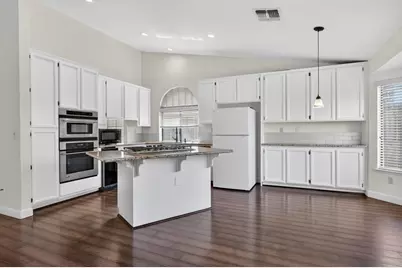 5119 Stoneglen Way, Elk Grove, CA 95758 - Photo 9