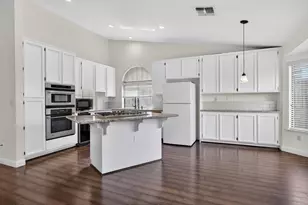5119 Stoneglen Way, Elk Grove, CA 95758 - Photo 9