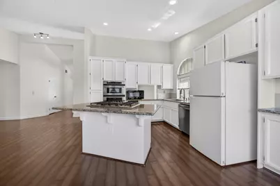 5119 Stoneglen Way, Elk Grove, CA 95758 - Photo 11