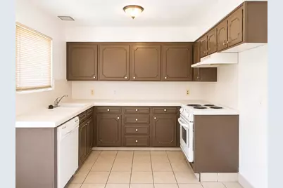 3749 N Fruit Avenue #C, Fresno, CA 93705 - Photo 11