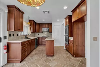 9350 Framington Way, Elk Grove, CA 95758 - Photo 17