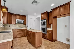 9350 Framington Way, Elk Grove, CA 95758 - Photo 3