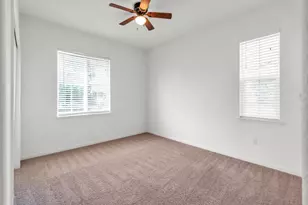 8421 Vila Gale Way, Elk Grove, CA 95757 - Photo 15