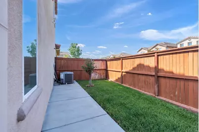 8421 Vila Gale Way, Elk Grove, CA 95757 - Photo 35
