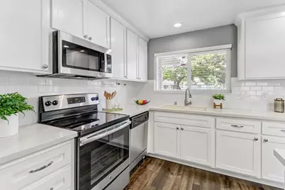 9101 Plaza Park Drive, Elk Grove, CA 95624 - Photo 5