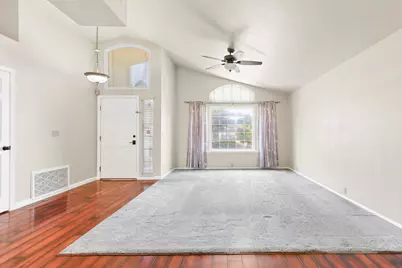 8181 Marion Oaks Court, Sacramento, CA 95828 - Photo 7