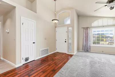 8181 Marion Oaks Court, Sacramento, CA 95828 - Photo 5