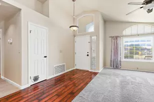 8181 Marion Oaks Ct, Sacramento, CA 95828 - Photo 5