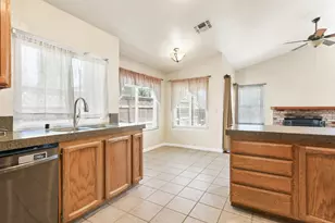 8181 Marion Oaks Ct, Sacramento, CA 95828 - Photo 21