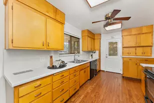1258 Ridgeway Dr, Sacramento, CA 95822 - Photo 7